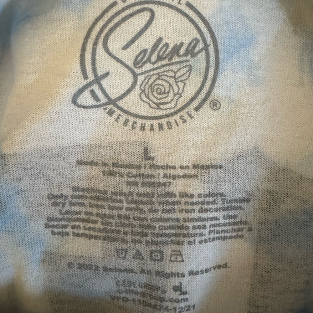 Selena Queen of Cumbia Tie Dye T Shirt Large Tour Style Graphic - Picture 6 of 9